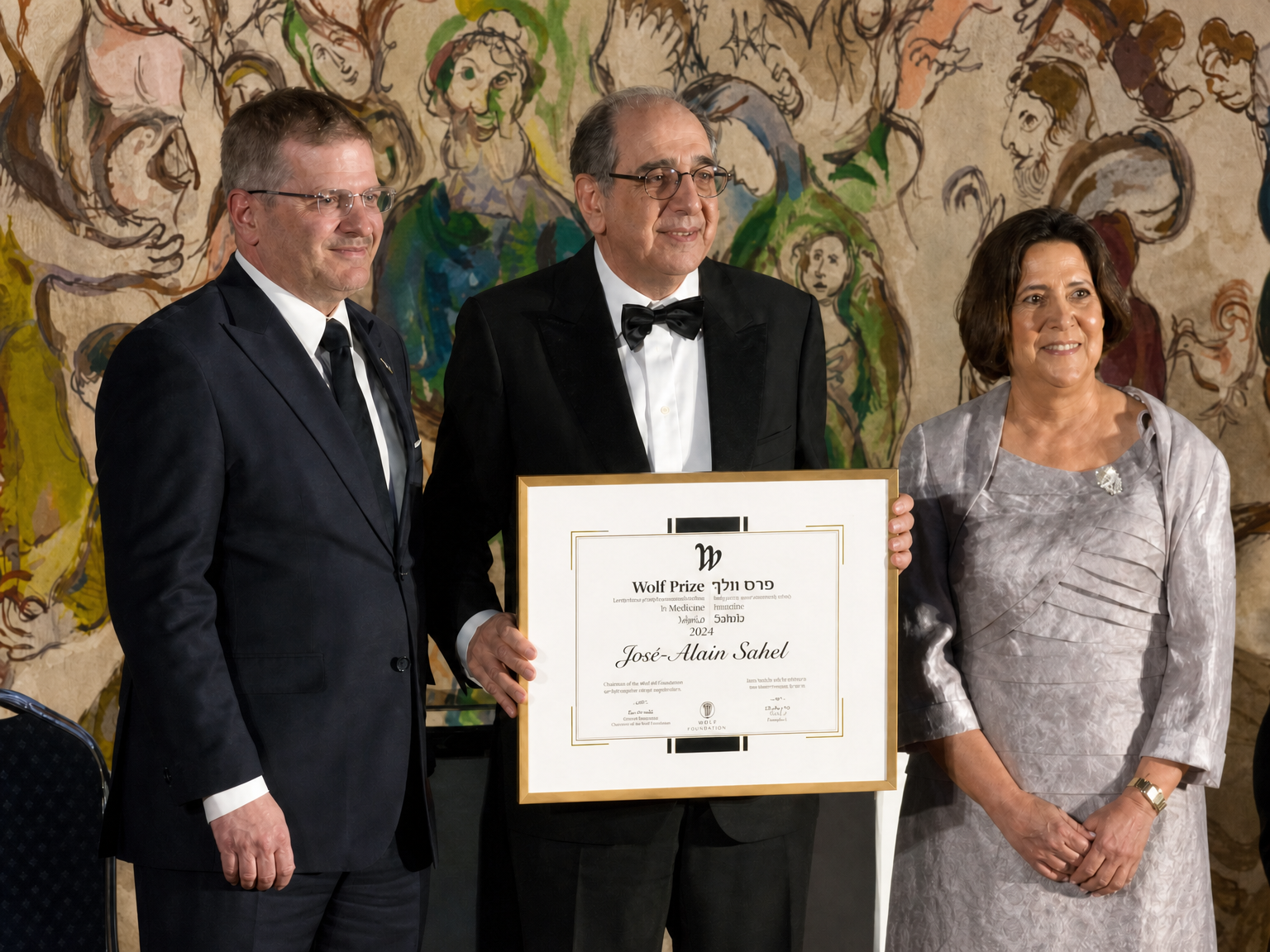 Jose Alain Sahel accepting the Wolf Prize at a ceremony in Israel
